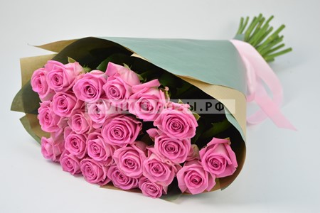 Букет роз Розовые розы в крафте купить в Москве недорого